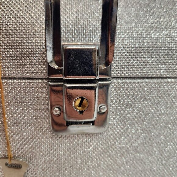 International Silver Co Metallic Vinyl Travel Case Metal Trim Hardshell w/ Box - Picture 11 of 15